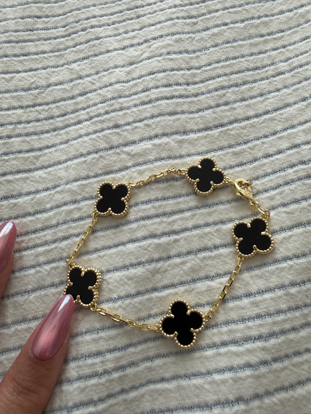 5 Motifs Clover Black & Gold VCA Design Bracelet